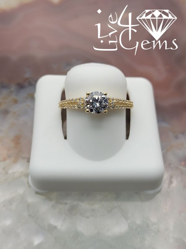 10kty Split Shank Cz 6mm Solitaire Ring