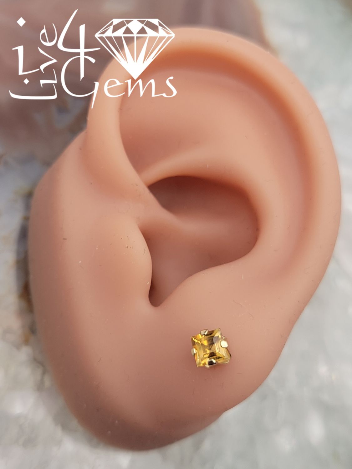 10kt 4 mm Citrine .4ct Stud