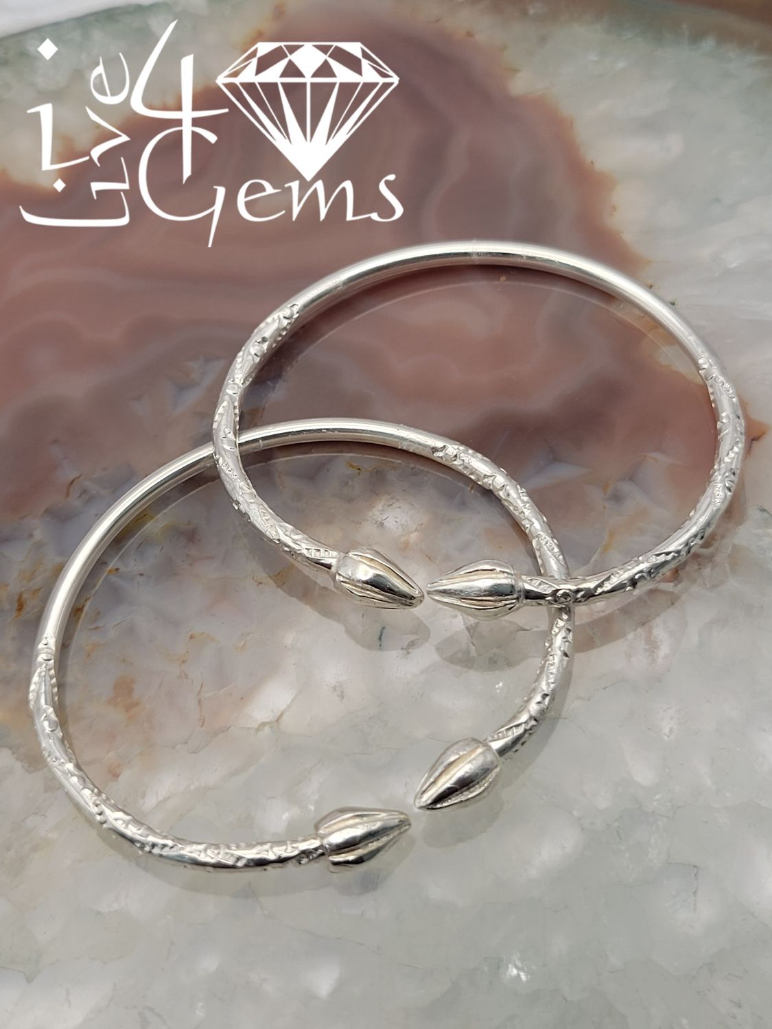Pair Silver 4.5" Bangle Cocoa Head