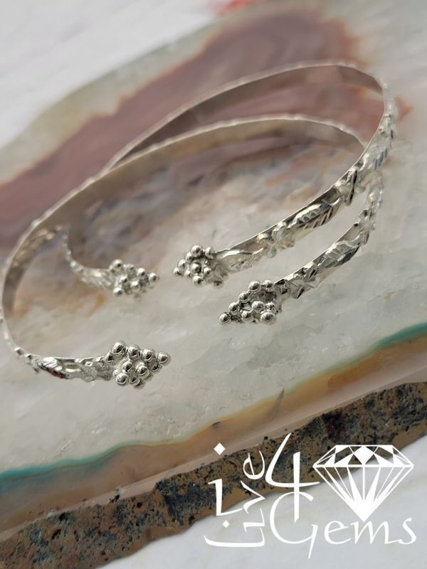 Silver 6.5&quot; Bangle Grape Head with Floral Pattern