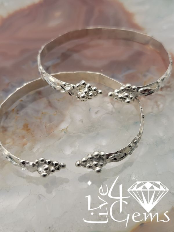 Silver 5.0&quot; Bangle Grape Head with Floral Pattern