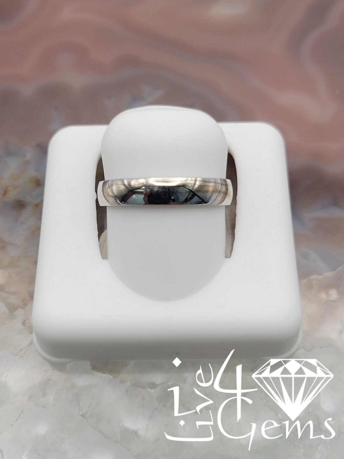 10kt White 4mm Regular Fit Band Size 6