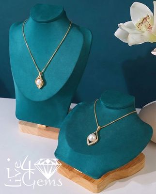 Pearl Gold 10kt Pendant and Chain