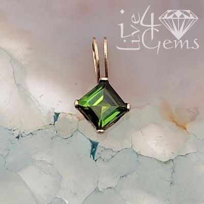 10kt Green Tourmaline  Small Pendant