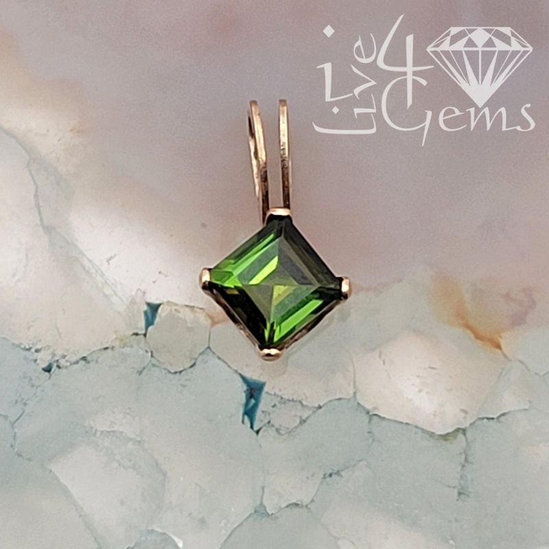 10kt Green Tourmaline  Small Pendant