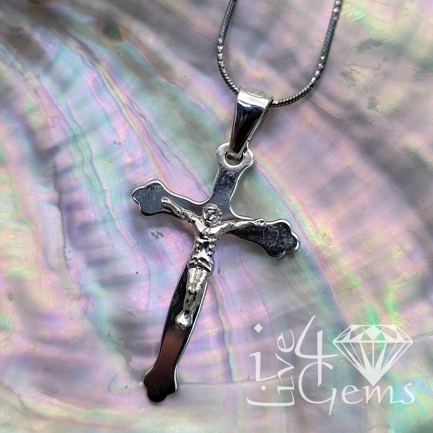 Silver Crucifix Pendant w Chain