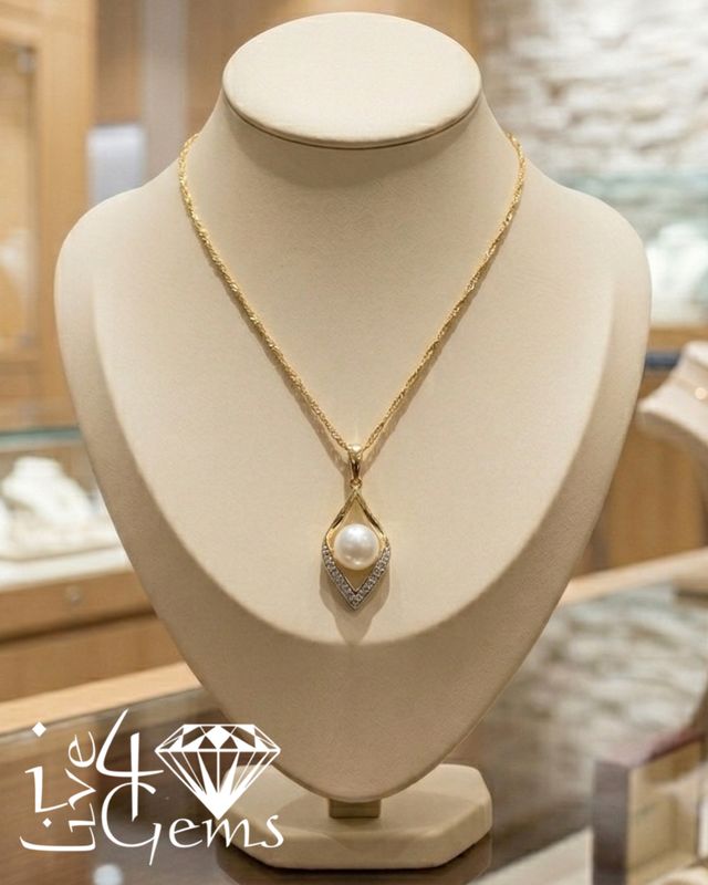 10kty 0.08ctw Dia Pearl Pear Pendant w Chain