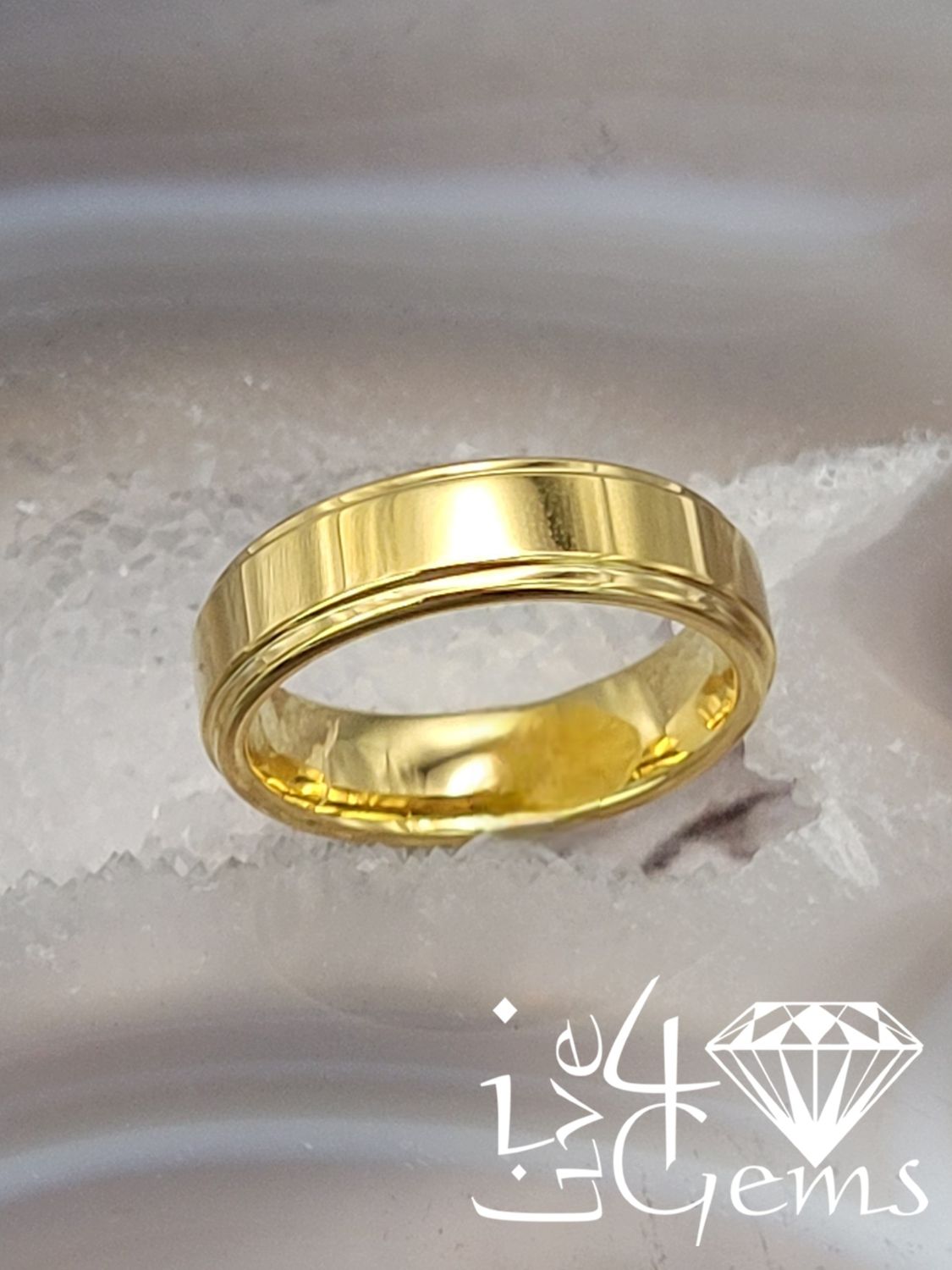 Tungsten Carbide 6mm Polished Gold Band