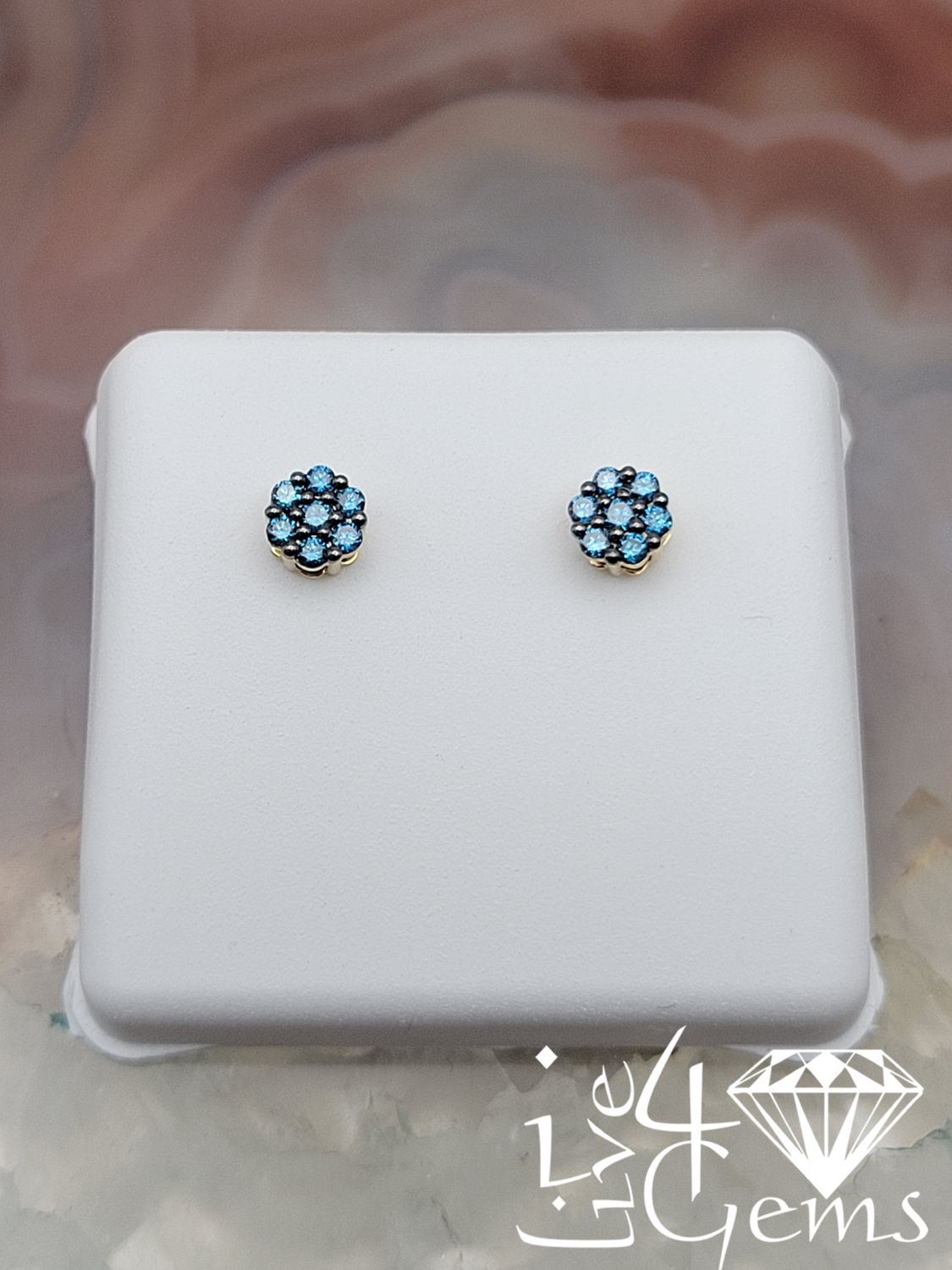 10kty 1/5ctw Blue Diamond Flower Stud