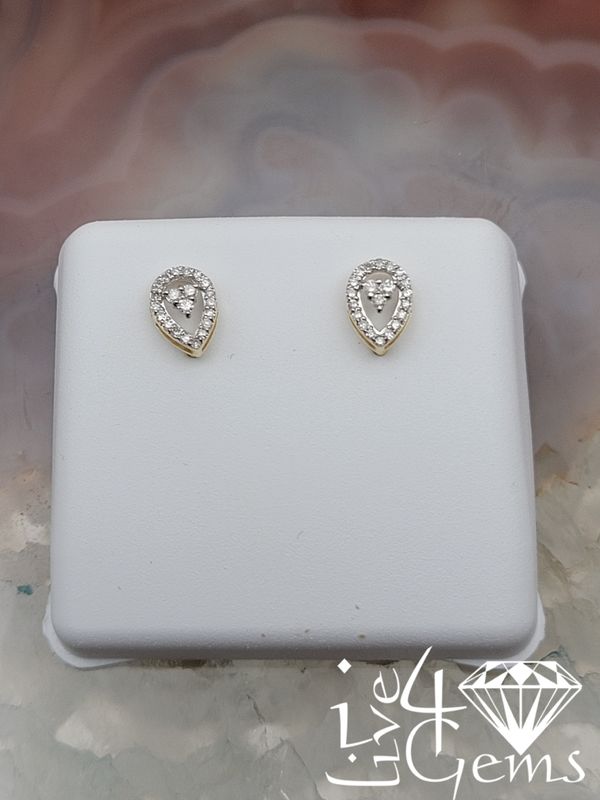 10kty 1/6ctw Diamond Pear Stud