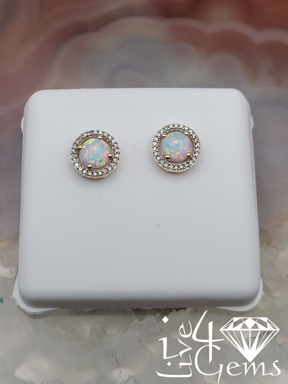 10kty 1/10ctw Diamond Halo 5mm Lab Opal Stud