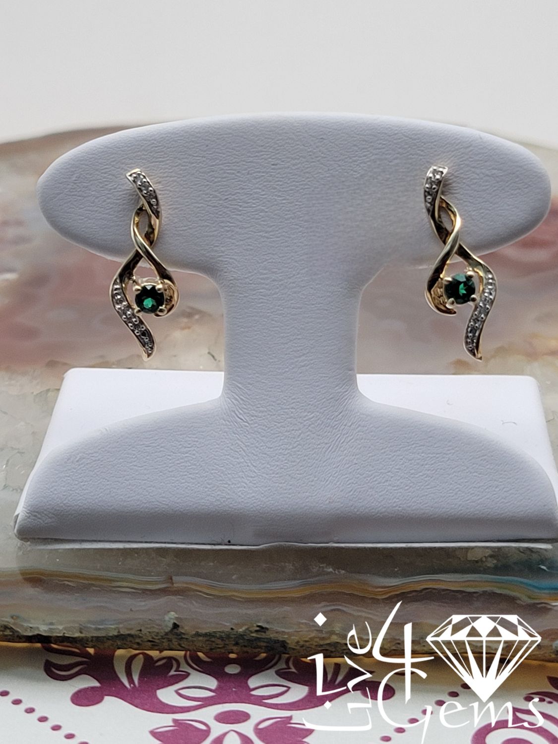 10kty 1/20ctw Diamond 1/4ctw Lab Emerald Infinity Hanging Earring