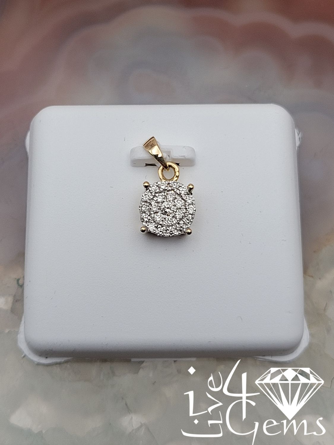 10kty 1/4ctw Diamond Round Dream Pendant