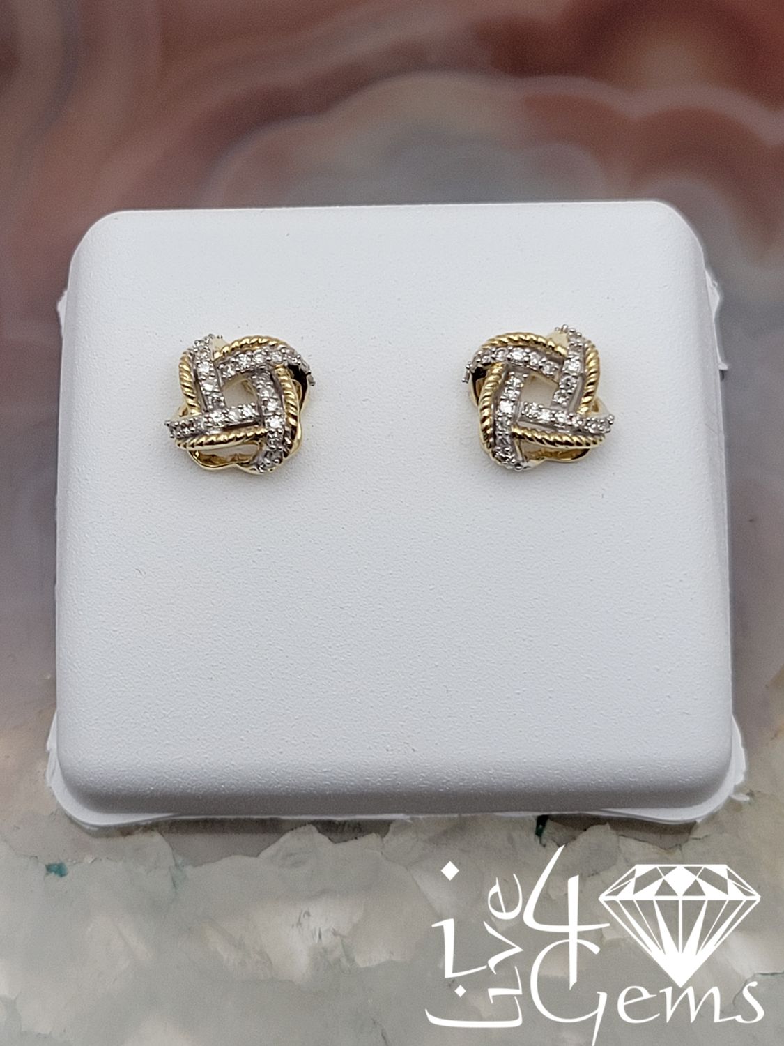 10kty 1/6ctw Diamond Celtic Knot Stud