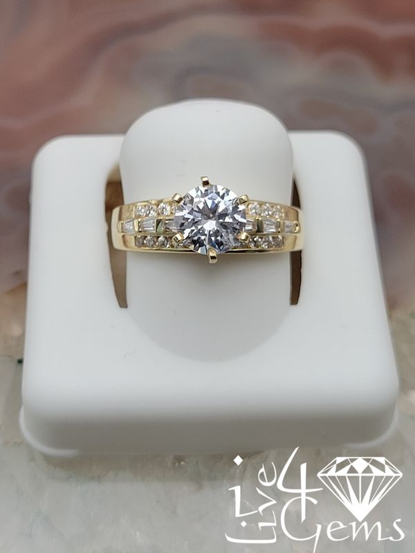 10kty Round Cz Solitaire Baguette Cz Ring