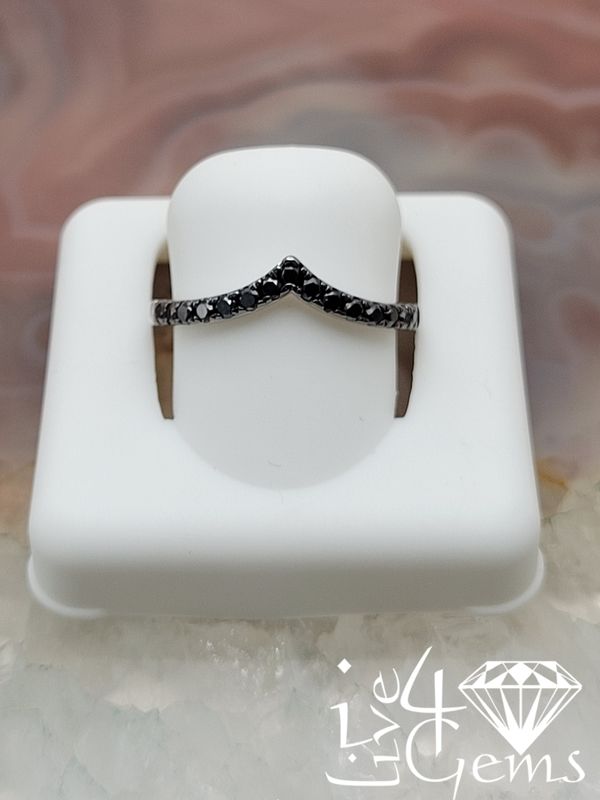 10ktw 0.25ctw Black Diamond Chevron Band