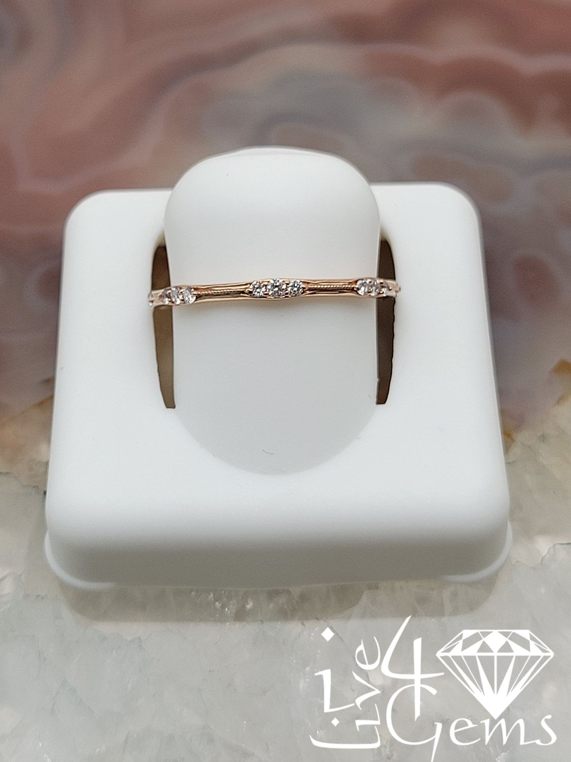 10ktr 0.15ctw Triple Diamond Band