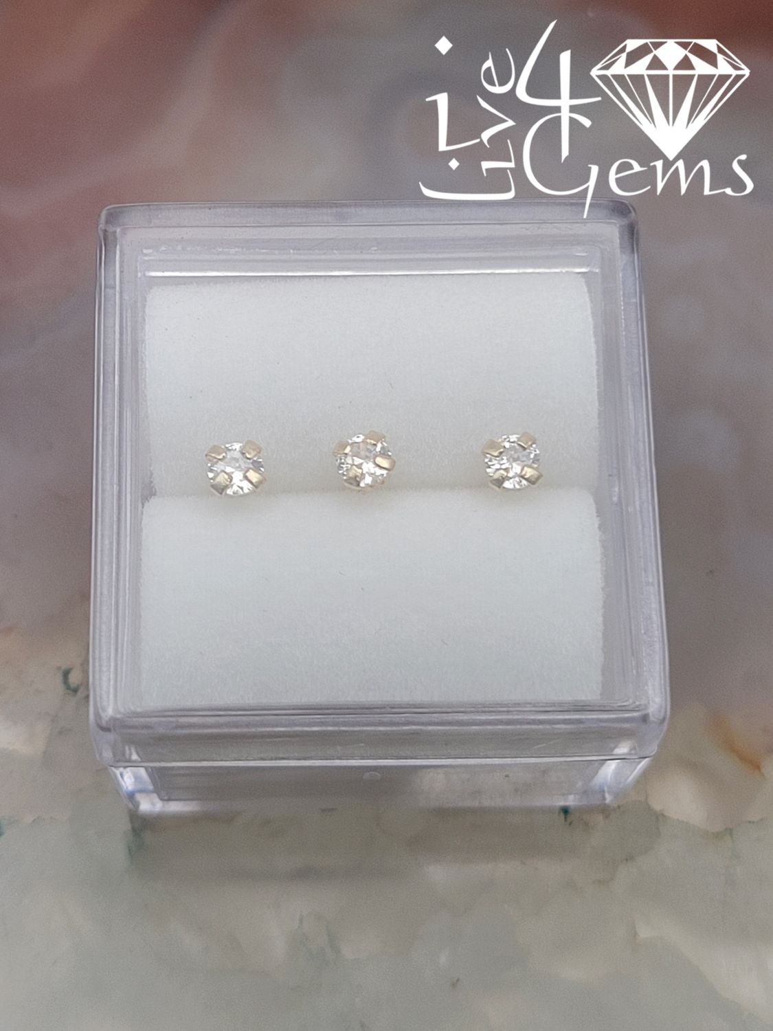 14kty L Shaped 2.5mm Cz Nose Pin