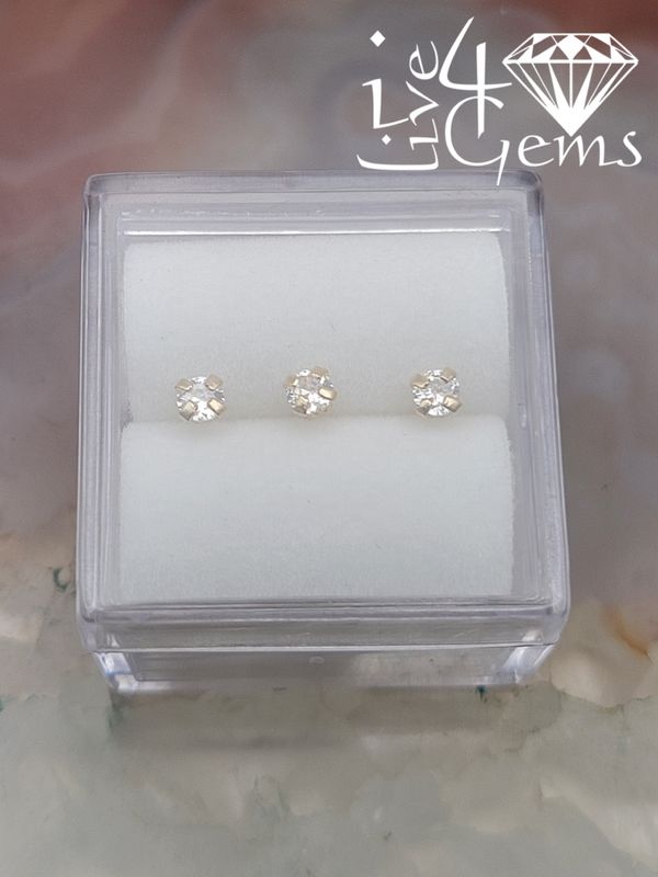 14kty L Shaped 2.5mm Cz Nose Pin