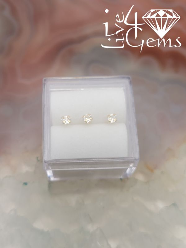 14kty L Shaped 1.5mm Cz Nose Pin