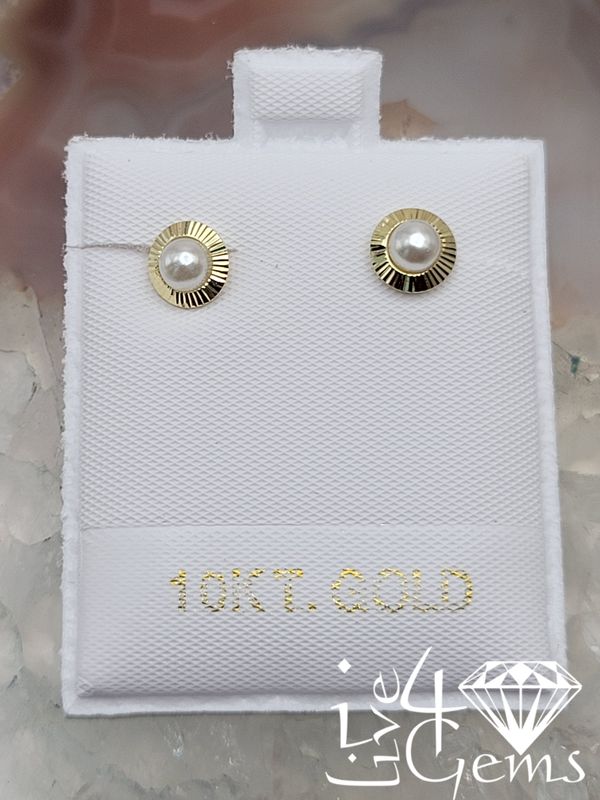 10kty 4mm Pearl Bezel Cut Screwback Earring