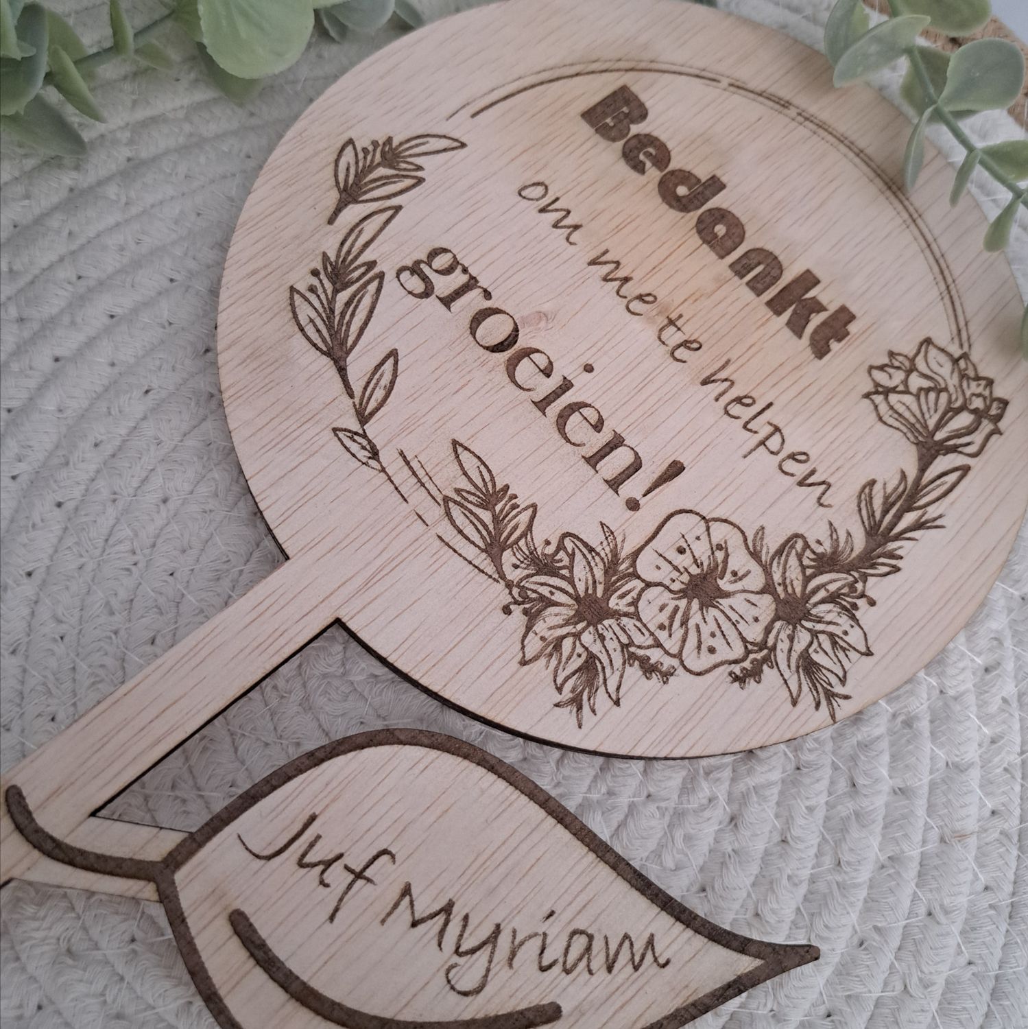 Houten bloem met persoonlijke boodschap