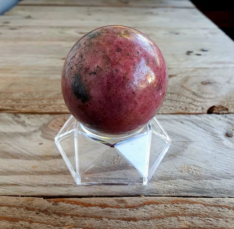 Sphère Rhodonite A La Guérisseuse