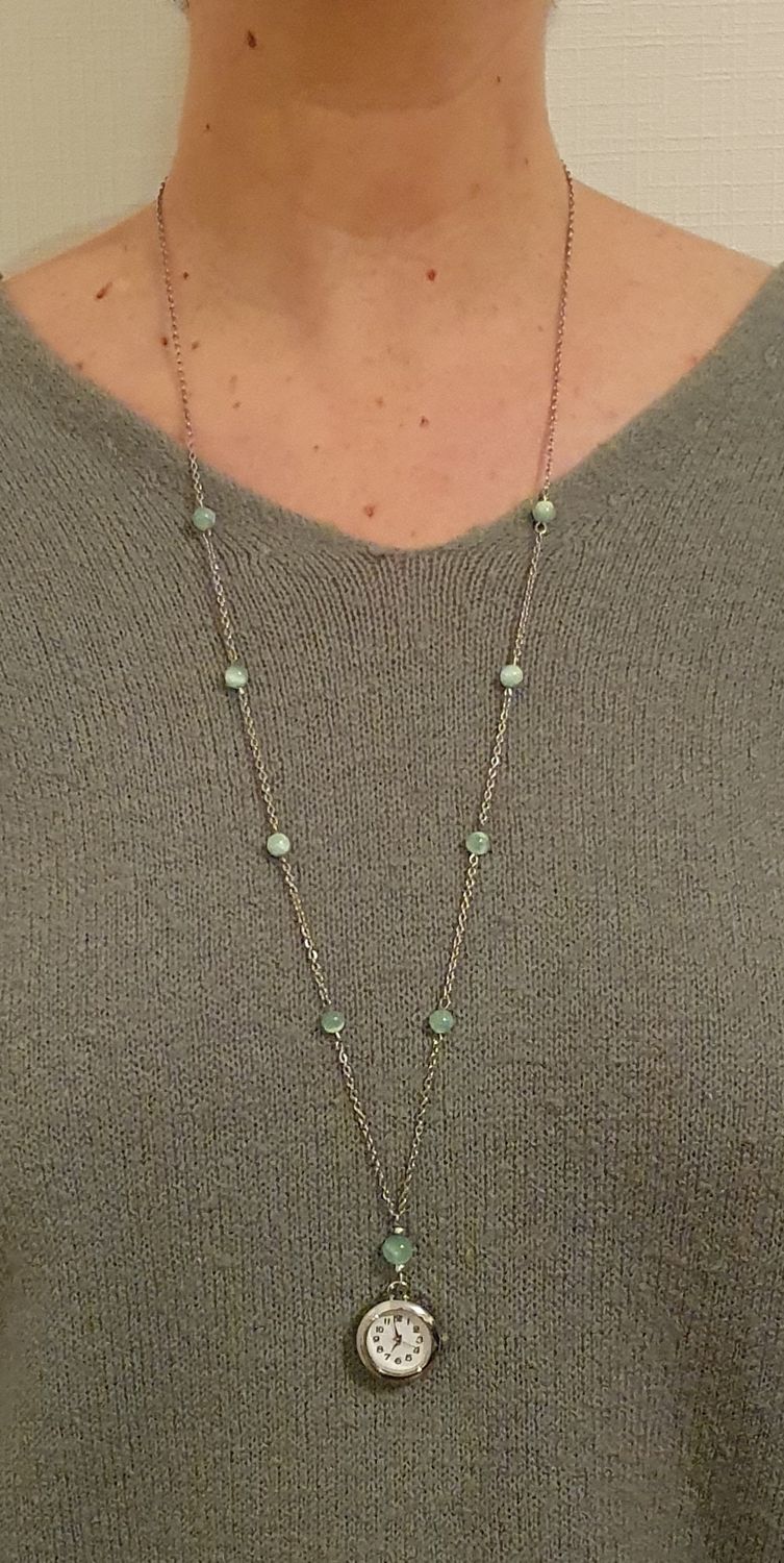 Sautoir &quot;Miss Vintage&quot; Pierre de lune verte 6mm