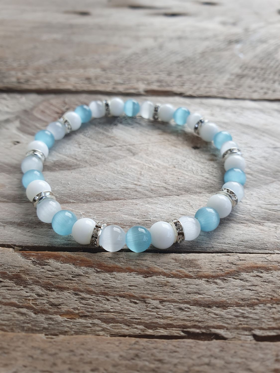 Bracelet Oeil de Chat blanc &amp; bleu/Agate blanche 6mm