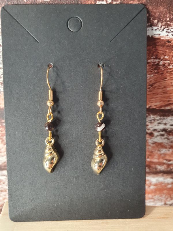 Boucles D&#39;oreilles Nacre Moka 4mm Coquillage doré
