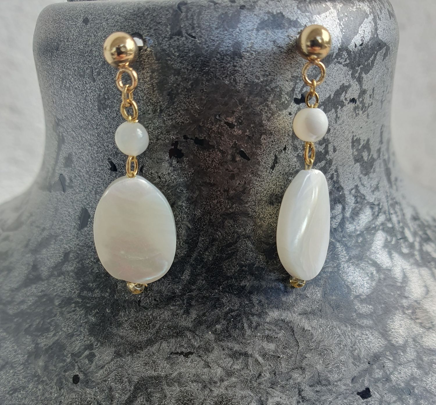 Boucles D&#39;oreilles Nacre Naturelle Ivoire 10*14mm Doré