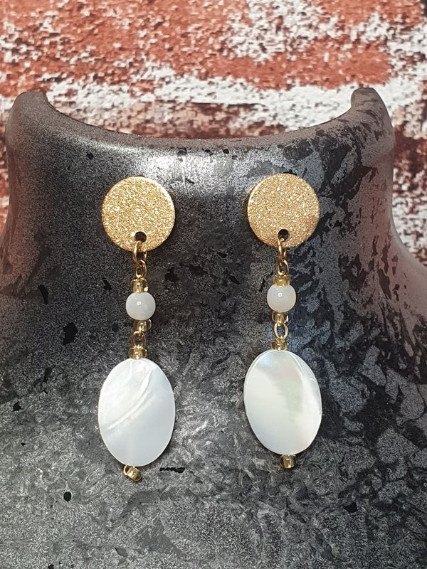 Boucles D&#39;oreilles Nacre Naturelle Ivoire 10*14mm Doré Pailleté 