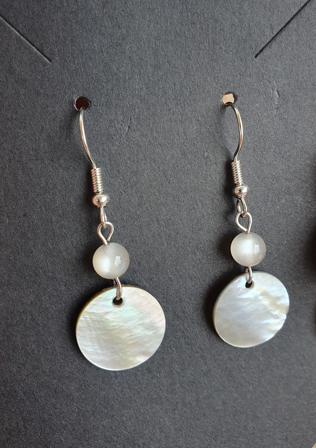 Boucles d&#39;Oreilles Nacre Grise &amp; Pierre de Lune grise