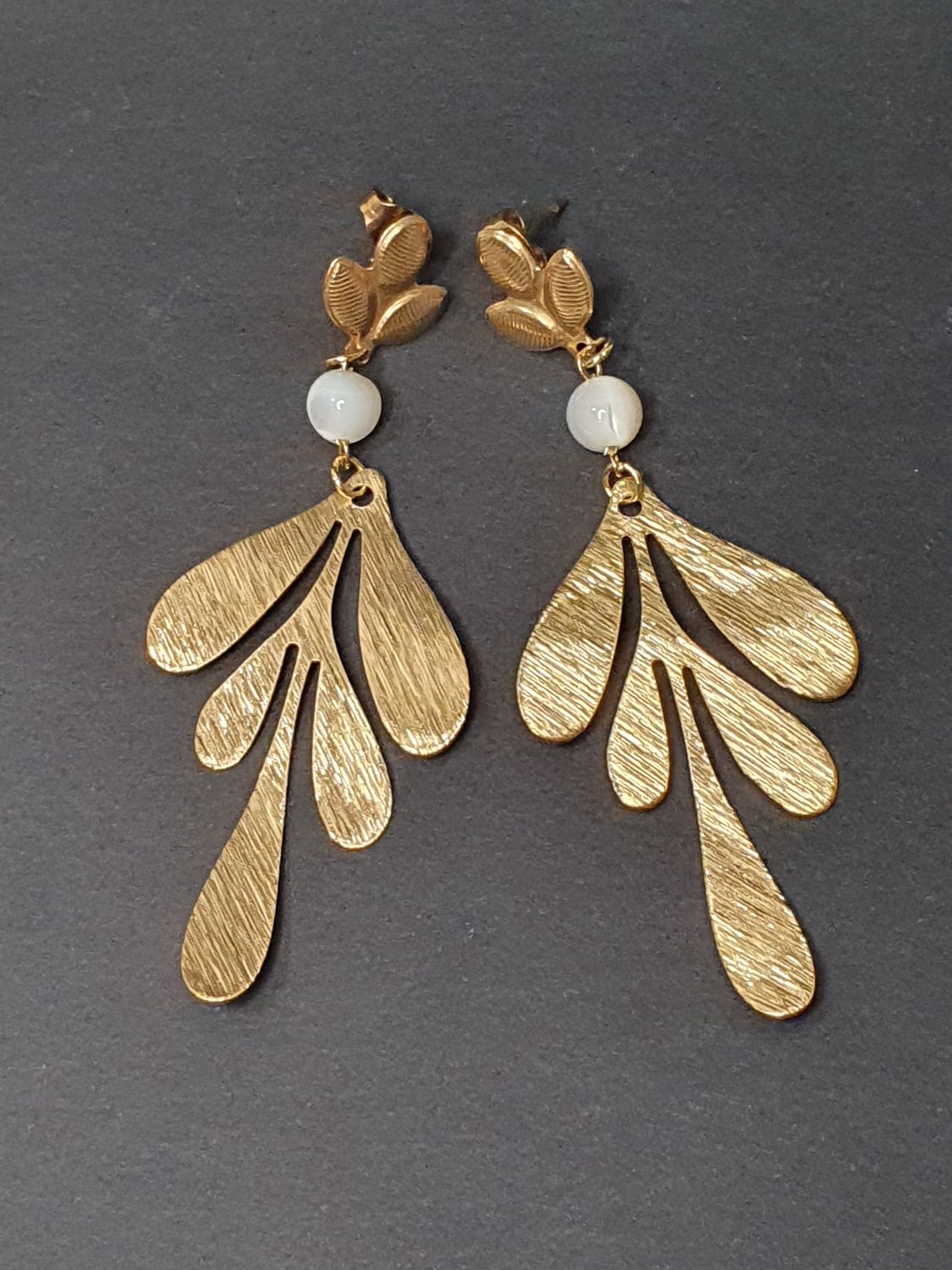 Boucles d'oreilles Nacre Naturelle Feuille Doré
