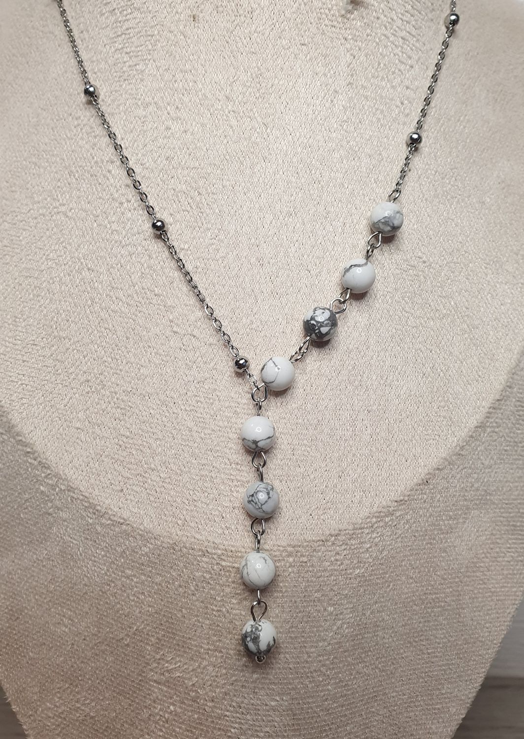 Collier " Glamour " Howlite Blanche et argenté 