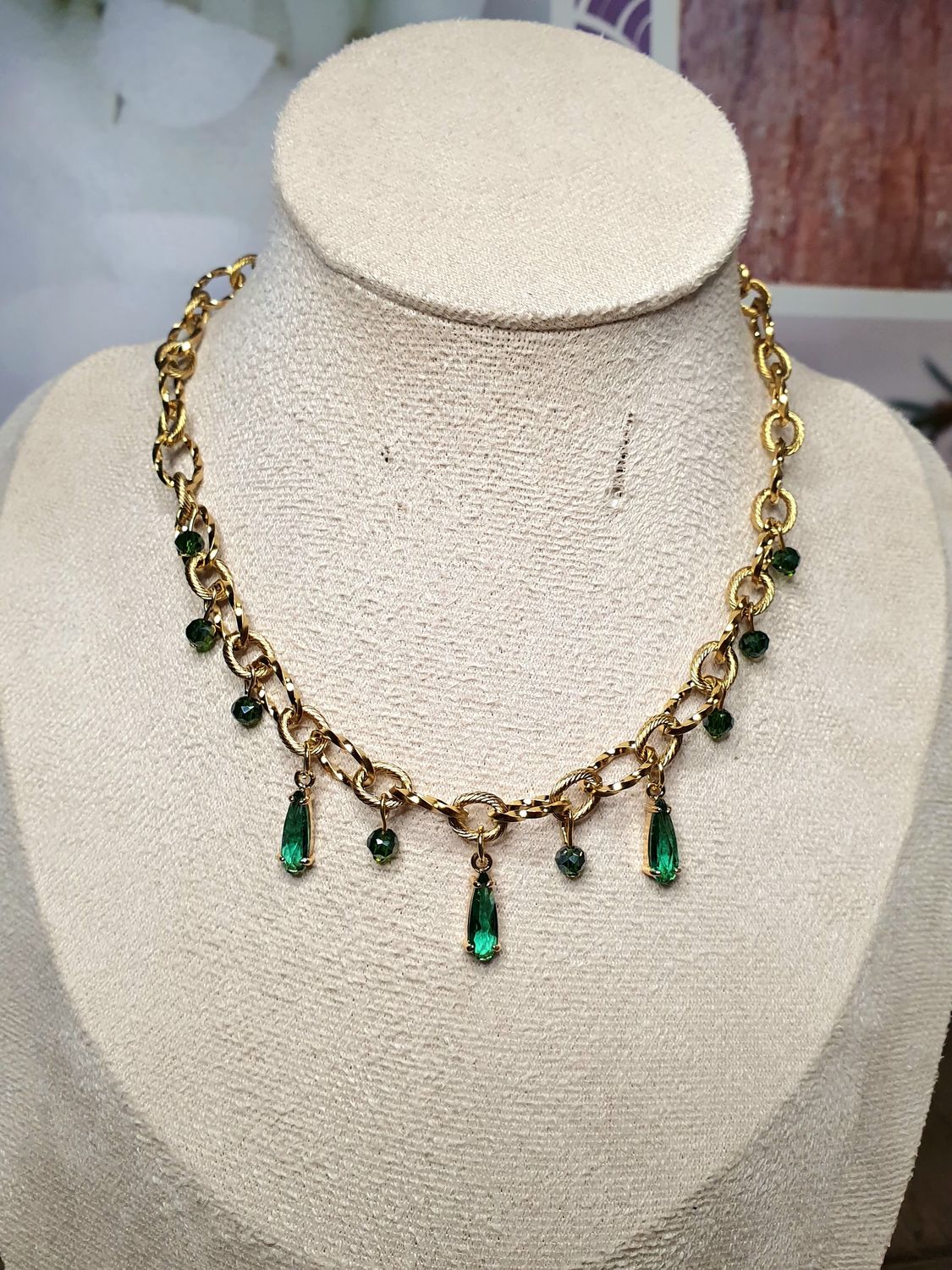 Collier Opéra Vert émeraude modèle Unique