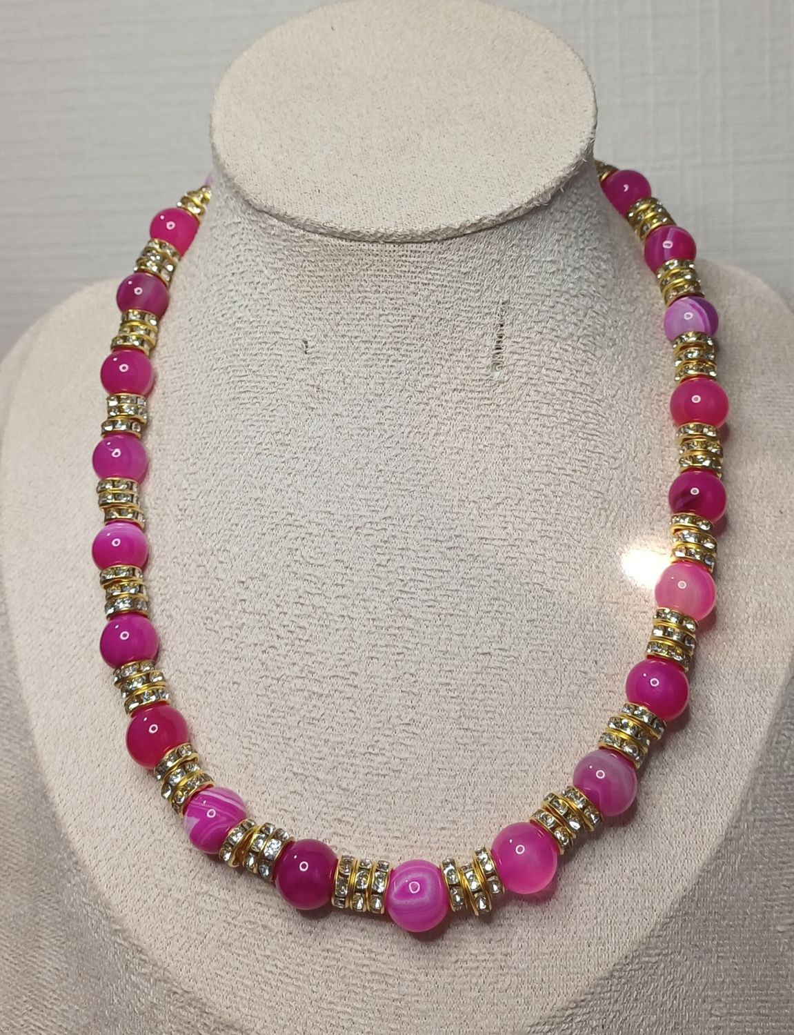 Collier Agate fushia 10mm