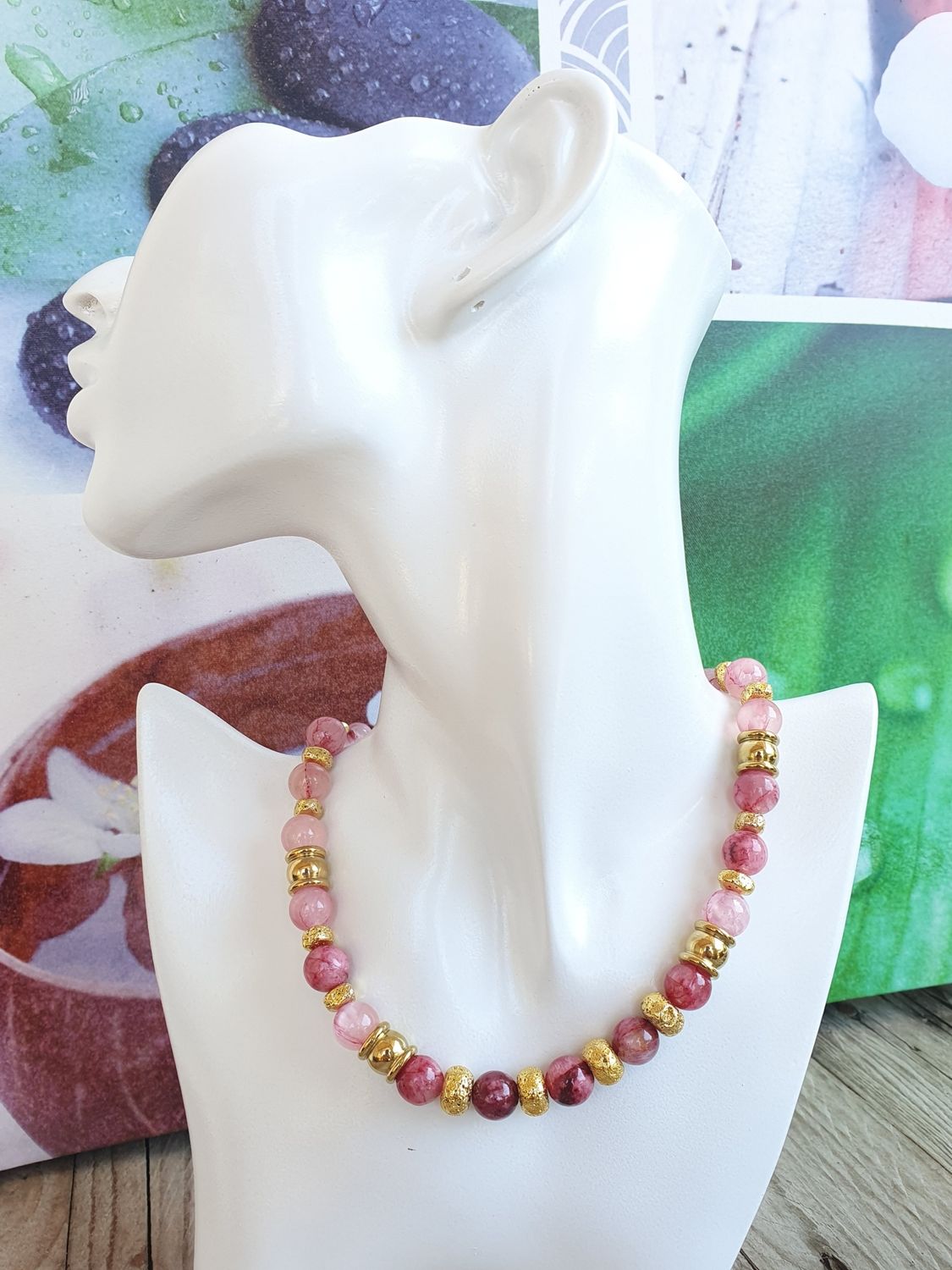 Collier jade teinté cerise 