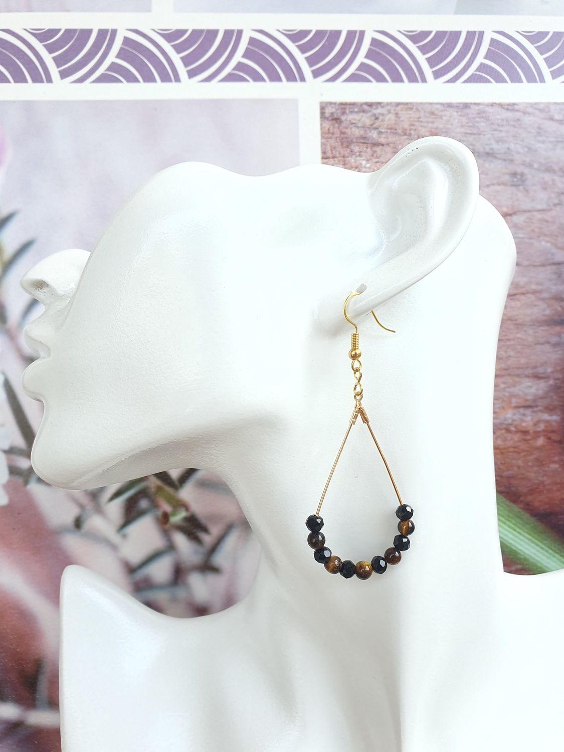 Boucles d'oreilles Oeil de Tigre perles de verre noire