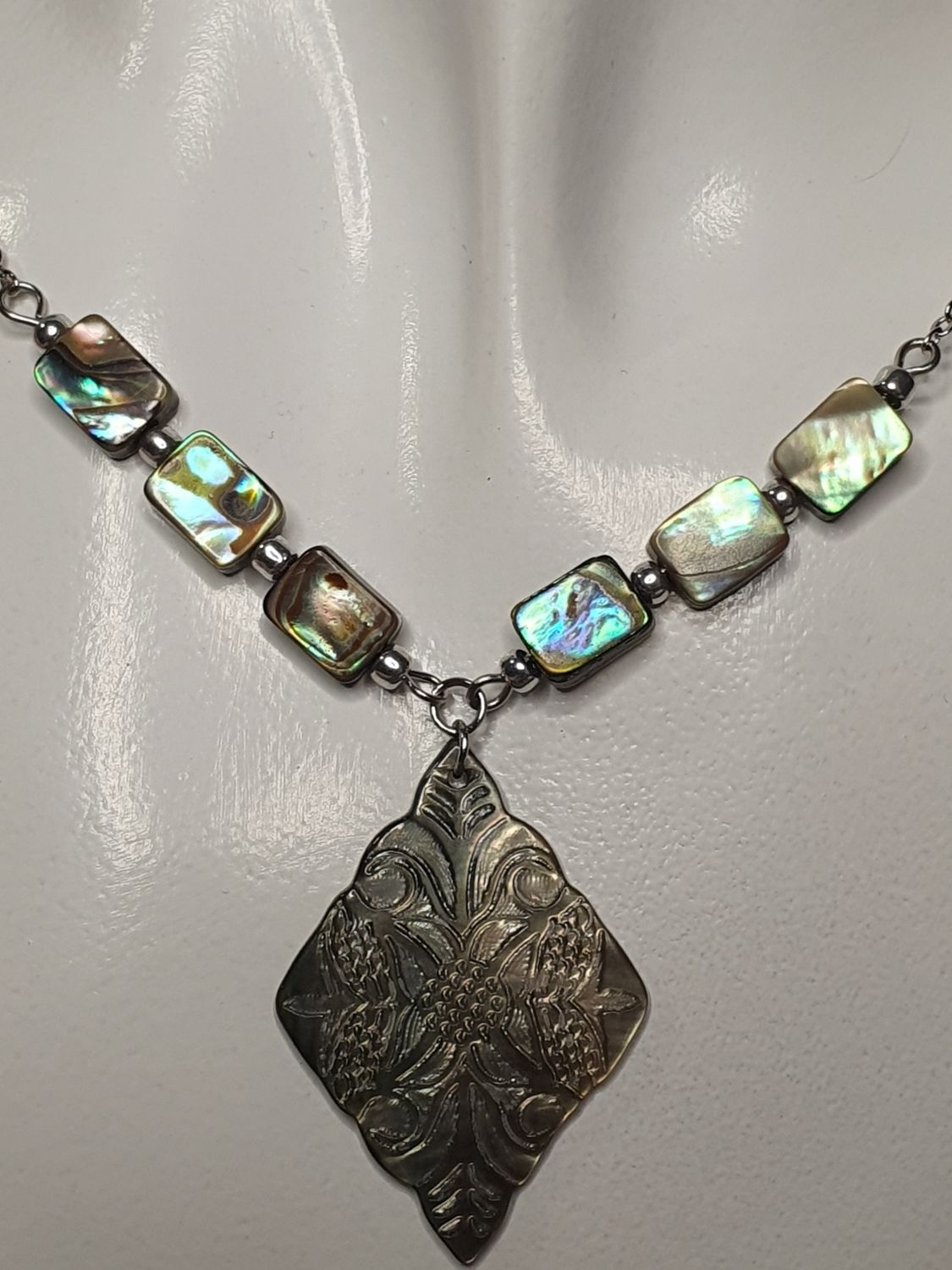 Collier Pendentif Nacre Abalone Baroque