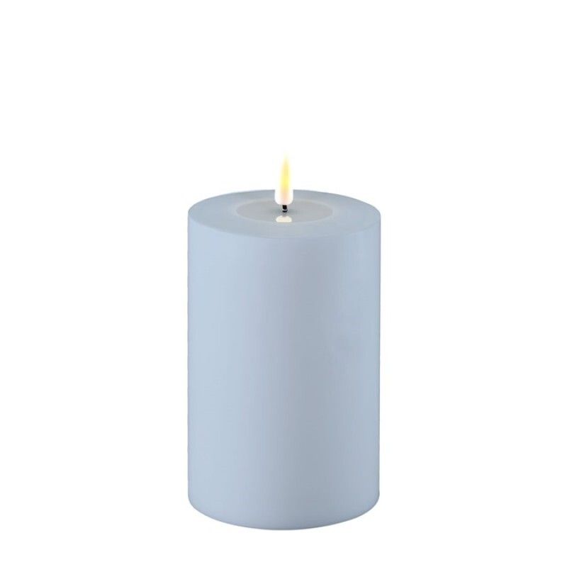 DELUXE Outdoor LED Kerze hellblau 10x15cm