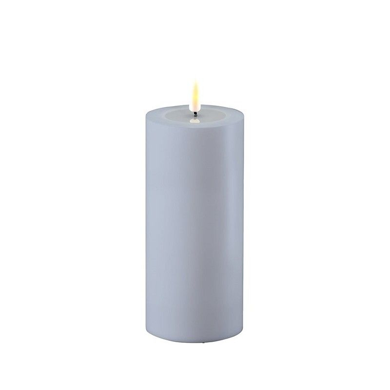 Deluxe Outdoor LED Kerze hellblau 7.5x15cm