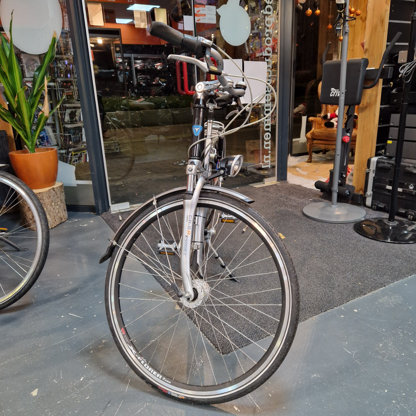 Target, AIU7005 5Lightweight  Damesfiets, 50CM, 28Inch, Trommelremmen, Incl. 2 Sleutels, Zwart/Grijs | In Nette Staat