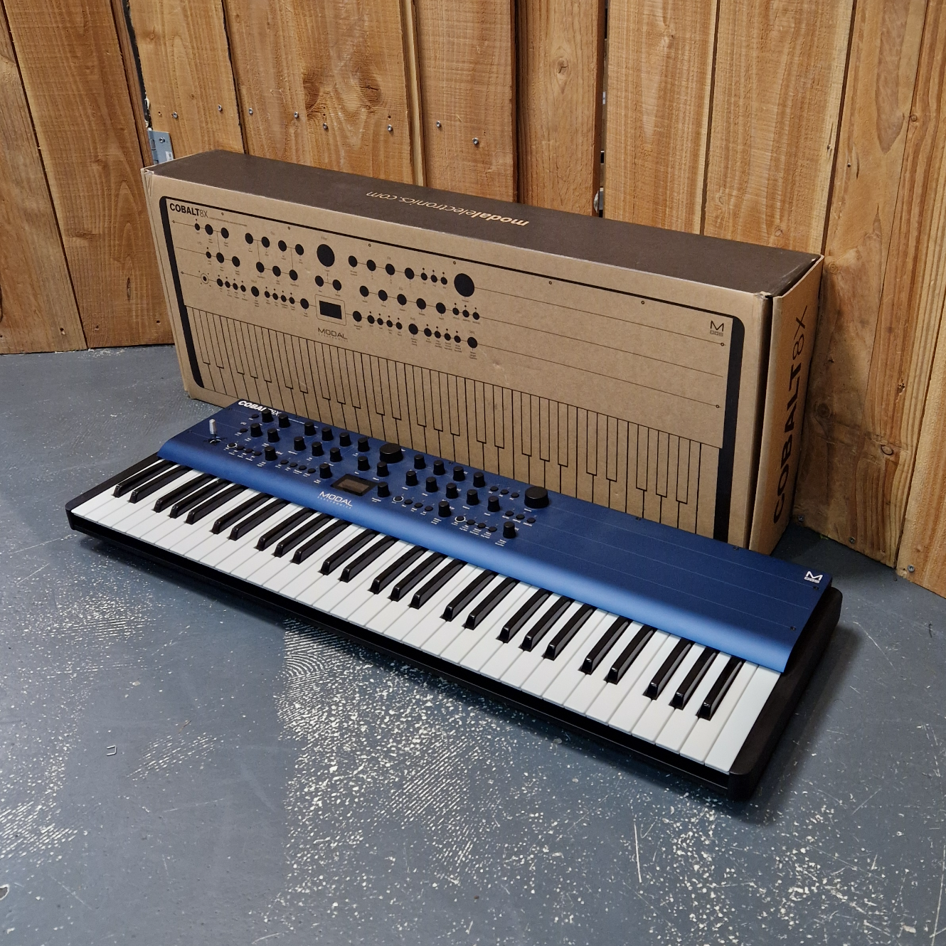Modal Electronics Cobalt8X, Synthesizer, Stand Alone, 8 Voice Extended Virtual-Analogue Synthesizer, Blauw/Blue, Incl. Doos, Kras Vrij | In Nette Staat