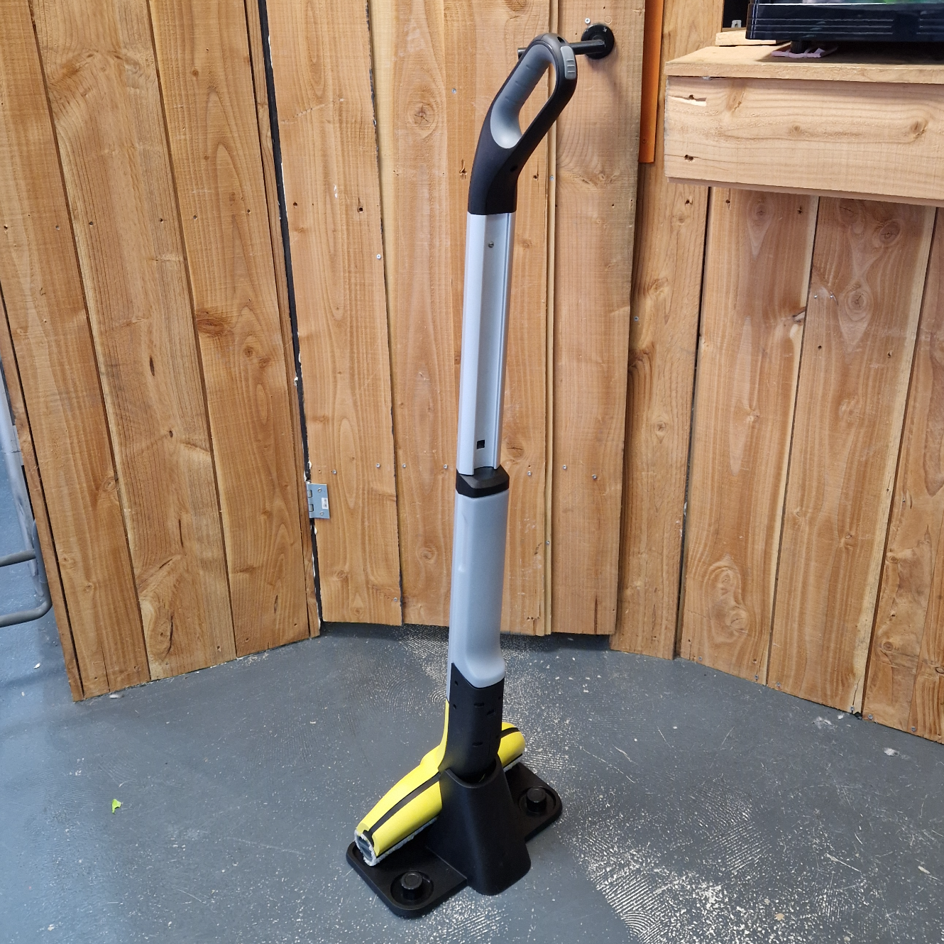 Karcher EWM2, Vloerwisser, Geel/Yellow, Incl. Houder | In Nette Staat