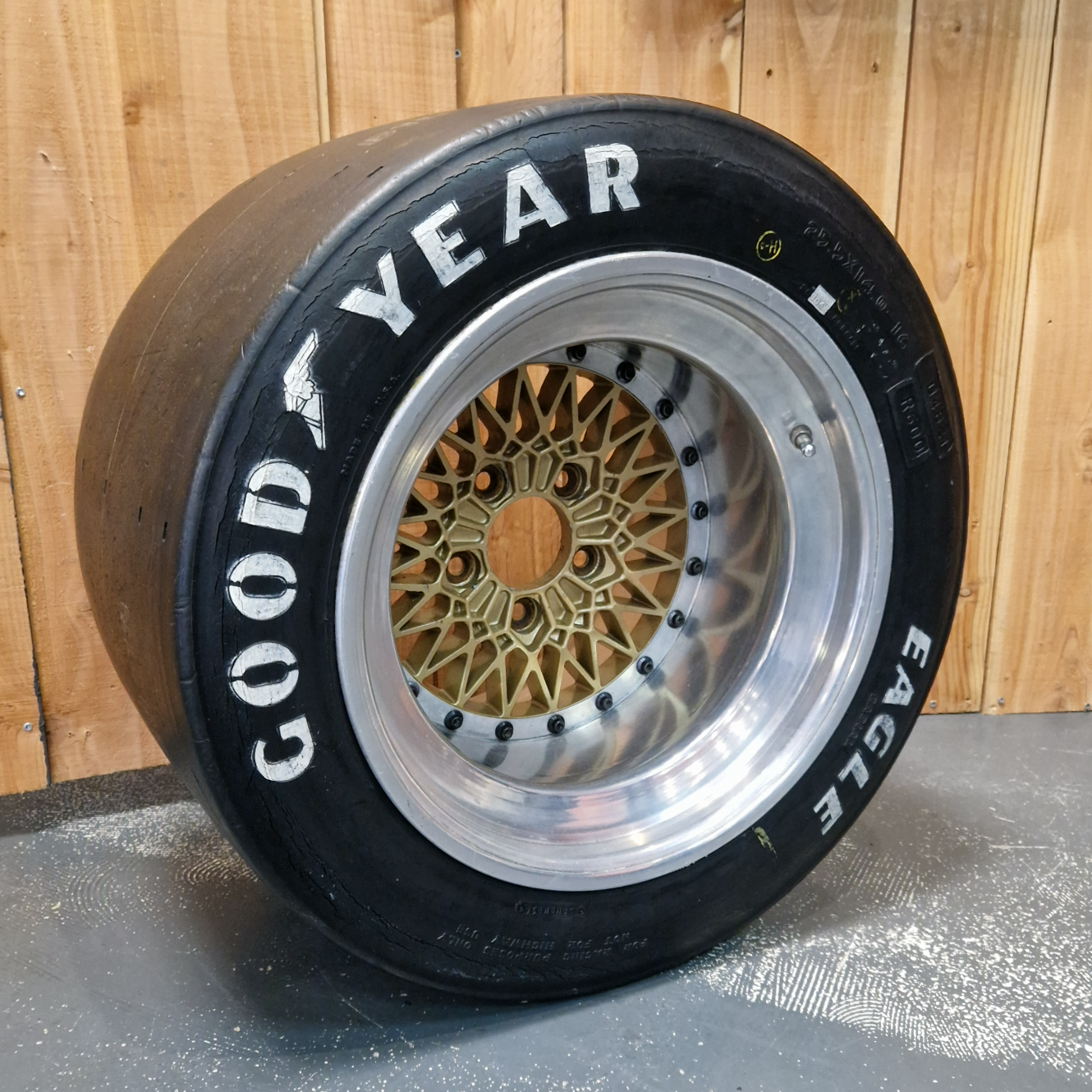 Goodyear Eagle, 24u van Le Mans, Retro Jaren 80 Band, Slick, Incl. Velg | In Nette Staat
