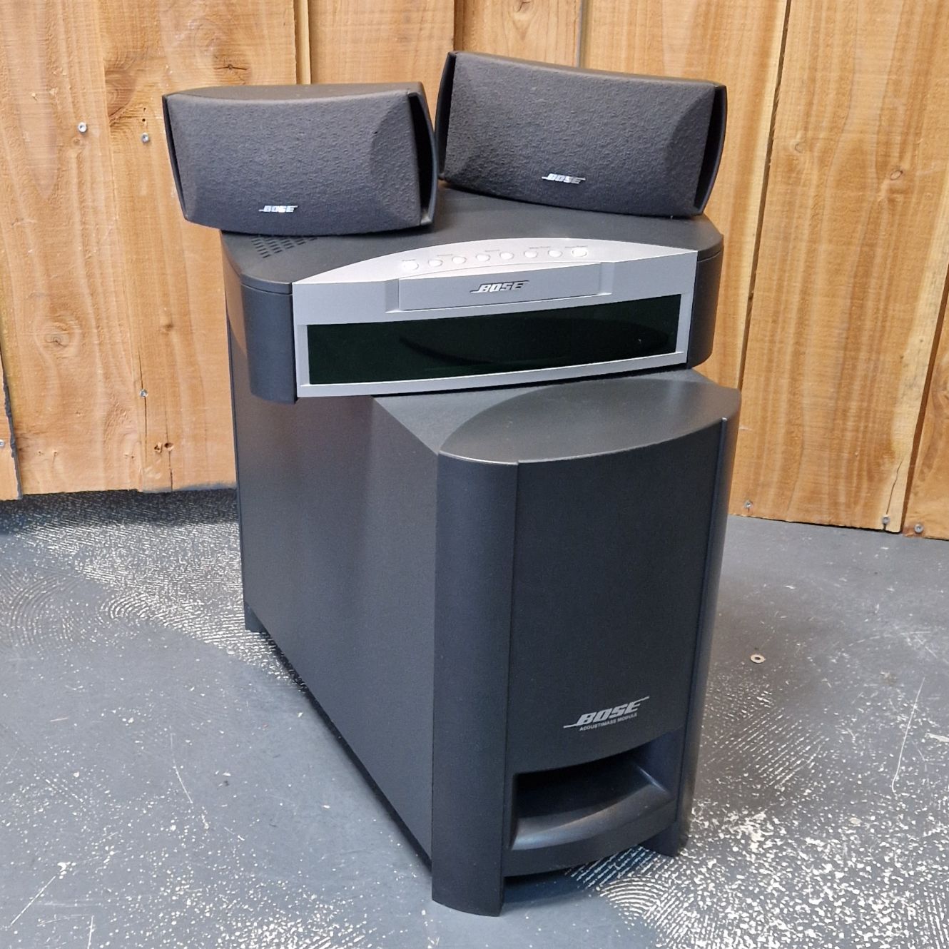 Bose AV3-2-1 media center, 2.1 Set, Incl. Subwoofer, Incl. 2 Speakers, Excl. Afstandsbediening, Gray/Grijs | In Nette Staat