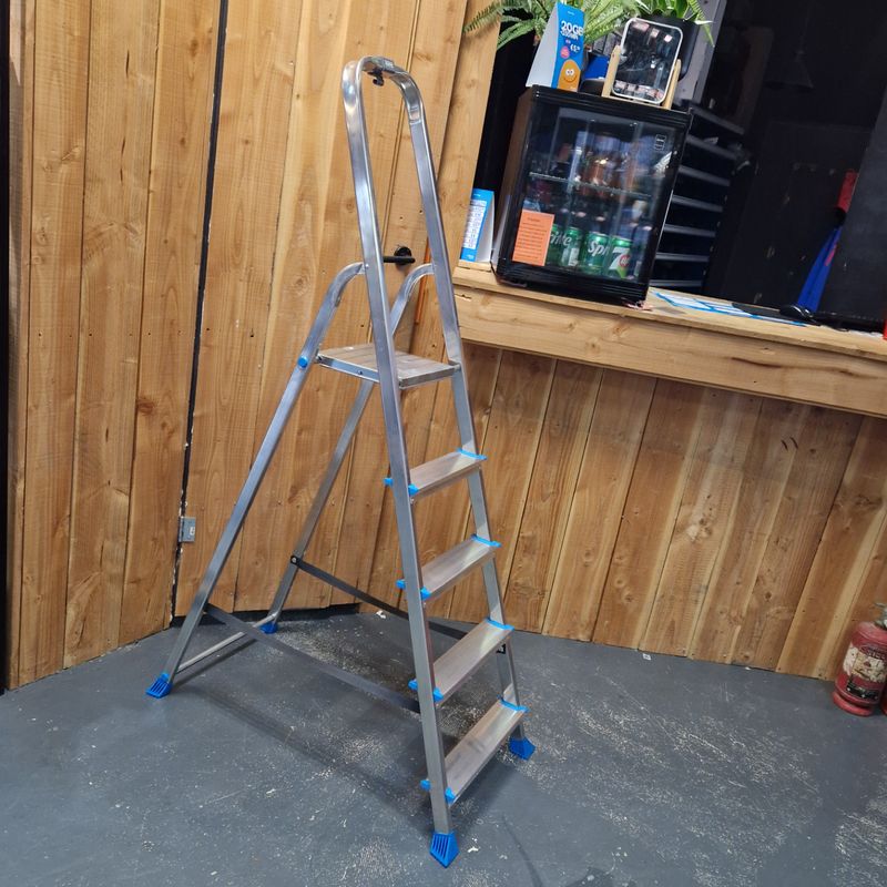 GAMMA huishoudtrap 5 treden, Keuken Trap, Ladder, huishoudtrap, Zilver/Silver | In Nette Staat
