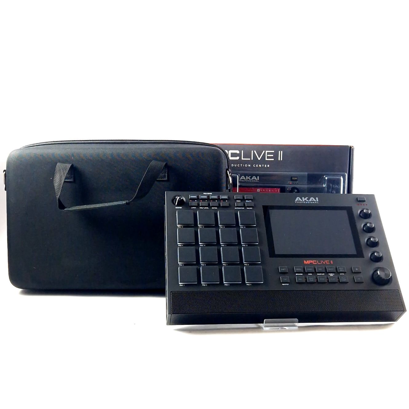 Akai MPC Live II Standalone Music Production Centre Black/Zwart, Incl. Stofkap, Incl. Case Incl. Garantie t/m: 21-03-2027 | Nieuw In Doos
