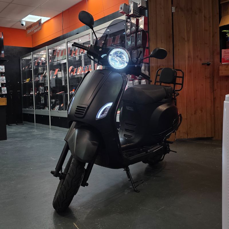 Senzo RivaLux Matzwart, 55km/u 4 Takt Scooter, 1675km | ZGAN